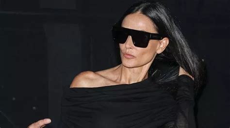 demi moore breasts|Demi Moore Goes Braless at Paris Fashion Week: .